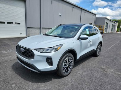 New 2025 Ford Escape SE
