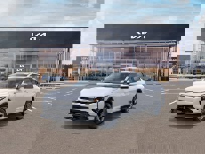 New 2025 Kia K4 LXS