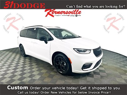 New 2025 Chrysler Pacifica Premium