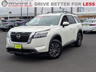Certified 2022 Nissan Pathfinder SV