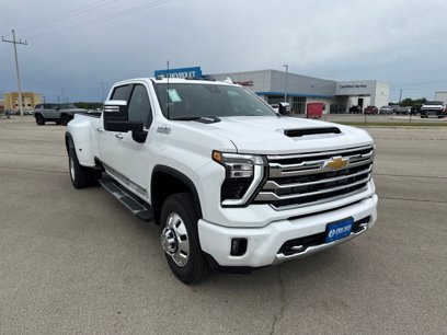 New 2025 Chevrolet Silverado 3500 High Country w/ Technology Package