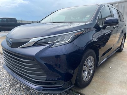 Certified 2022 Toyota Sienna LE