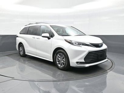 Used 2024 Toyota Sienna XLE