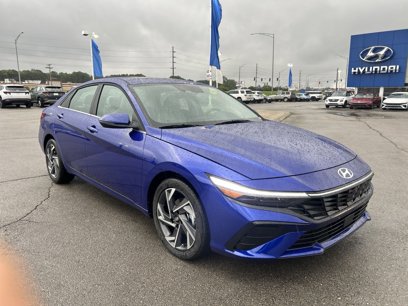 New 2025 Hyundai Elantra Limited w/ Cargo Package