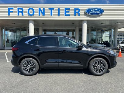 New 2025 Ford Escape SE w/ Class II Trailer Tow Package
