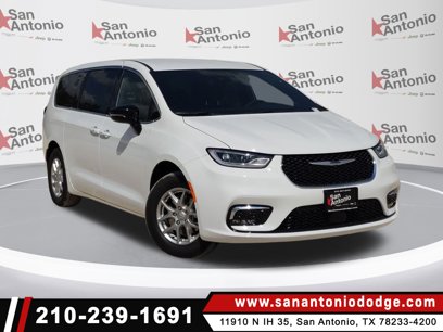 New 2026 Chrysler Pacifica Select