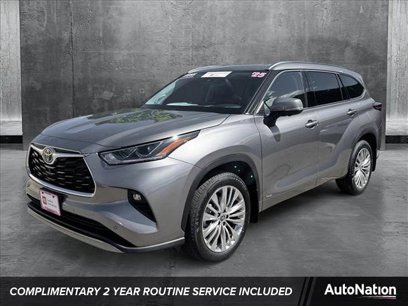 Certified 2025 Toyota Highlander Platinum