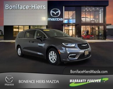 Used 2023 Chrysler Pacifica Touring-L