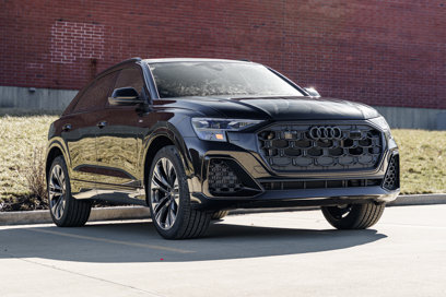 New 2025 Audi Q8 Premium Plus