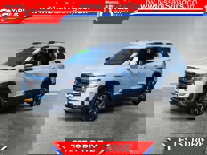 Used 2023 GMC Acadia SLT