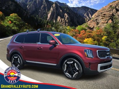 Used 2024 Kia Telluride EX w/ EX Captain's Chair Package