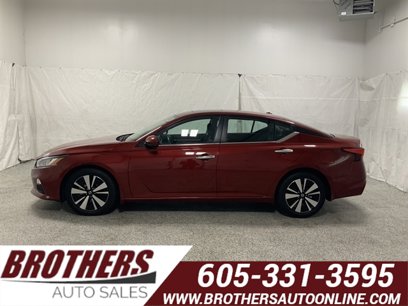 Used 2022 Nissan Altima 2.5 SV w/ SV Premium Package