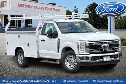 New 2025 Ford F350 XL w/ XL Chrome Package