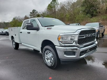 New 2023 RAM 3500 Tradesman w/ Chrome Appearance Group