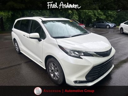 Used 2021 Toyota Sienna XLE