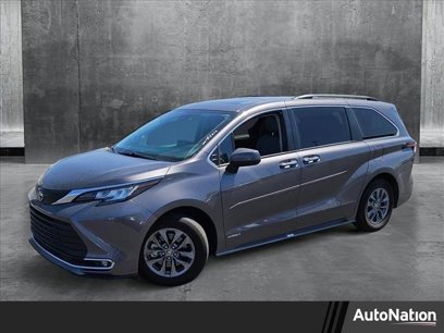 Used 2021 Toyota Sienna XLE