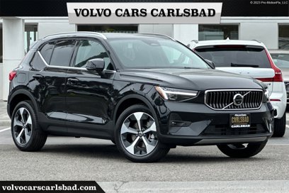 New 2025 Volvo XC40 B5 Plus w/ Protection Package Premier