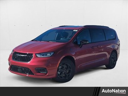 New 2025 Chrysler Pacifica Premium