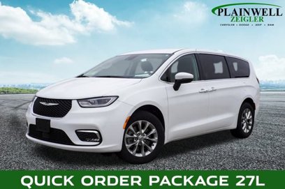 Used 2023 Chrysler Pacifica Touring-L