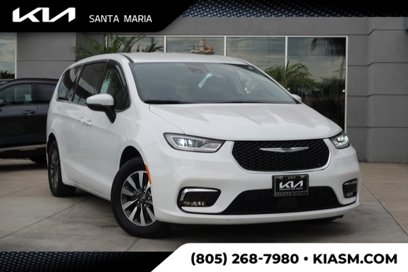Used 2023 Chrysler Pacifica Touring-L