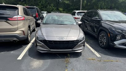 Used 2023 Hyundai Elantra SEL