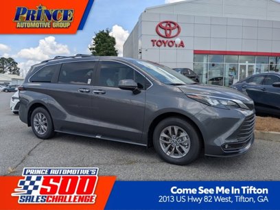 New 2025 Toyota Sienna XLE