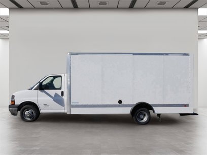 New 2024 Chevrolet Express 4500 Extended w/ Power Convenience Package