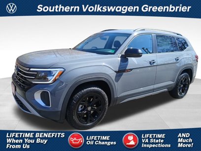 New 2025 Volkswagen Atlas Peak Edition SE