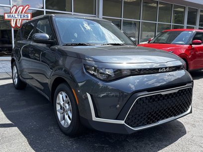 New 2025 Kia Soul LX