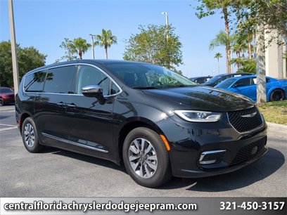 Used 2023 Chrysler Pacifica Limited
