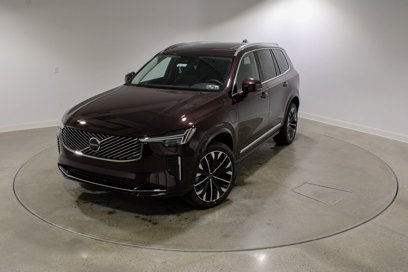 New 2025 Volvo XC90 T8 Plus w/ Protection Package