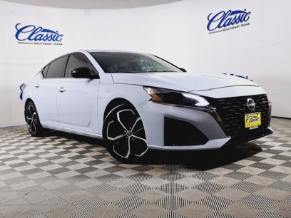 Used 2023 Nissan Altima 2.5 SR
