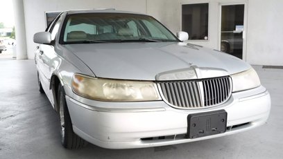 Used 1998 Lincoln Town Car Executive