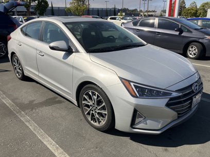 Used 2019 Hyundai Elantra Limited w/ Ultimate Package 02
