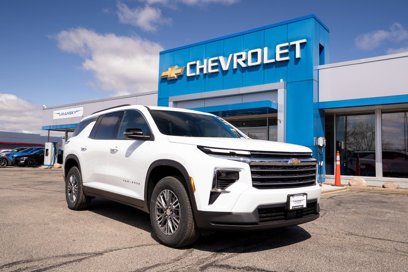 New 2025 Chevrolet Traverse LT