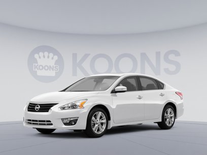 Used 2017 Nissan Altima 2.5 SL w/ 2.5 Technology Package