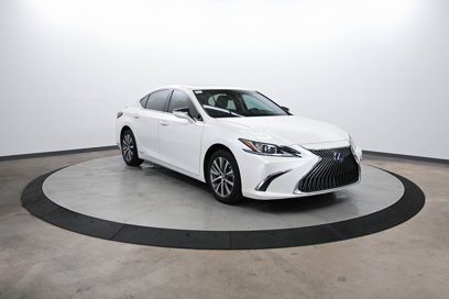 Used 2020 Lexus ES 300h w/ Premium Package