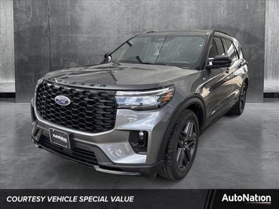 New 2025 Ford Explorer ST-Line w/ Premium Package