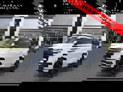 New 2025 Lincoln Navigator Reserve w/ Jet Appearance Package