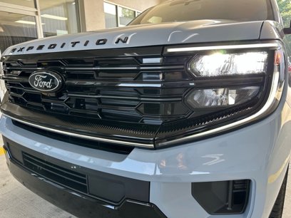 New 2025 Ford Expedition Platinum w/ Stealth Performance Package