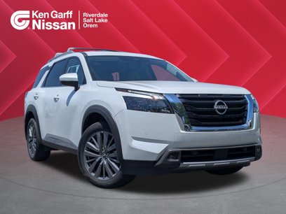 New 2025 Nissan Pathfinder SL w/ SL Premium Package