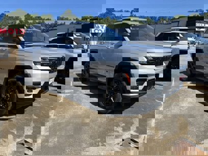 New 2025 Jeep Grand Cherokee Altitude