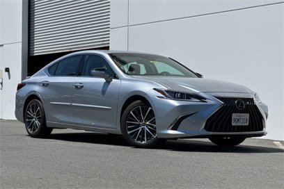 Used 2023 Lexus ES 300h w/ Premium Package