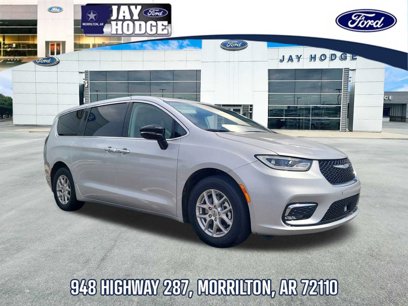 Used 2024 Chrysler Pacifica Touring-L