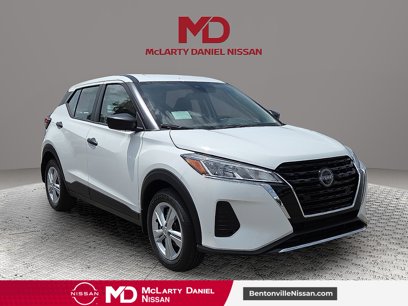 New 2025 Nissan Kicks Play S