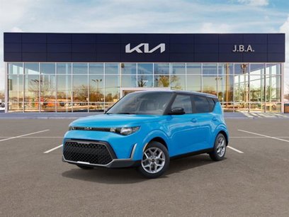 New 2025 Kia Soul LX