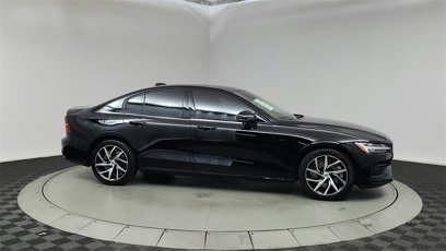 Used 2020 Volvo S60 T6 Momentum