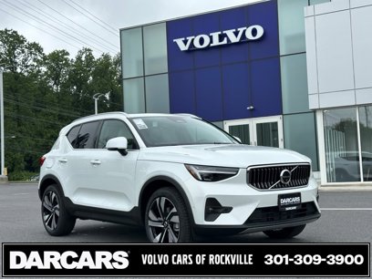 New 2025 Volvo XC40 B5 Ultra w/ Climate Package