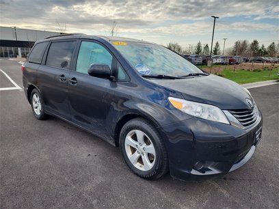 Used 2016 Toyota Sienna LE
