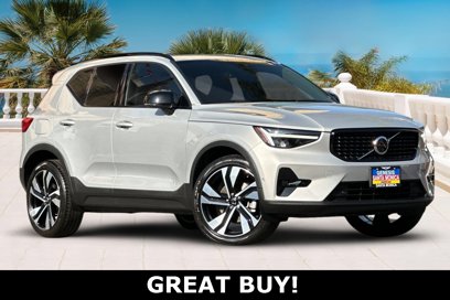 Used 2023 Volvo XC40 B5 Plus
